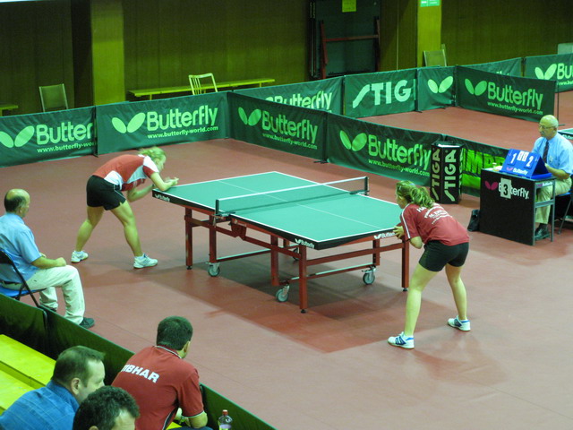 finále dvojhry dorasteniek B. Balážová vs A. Daubnerová 4:2